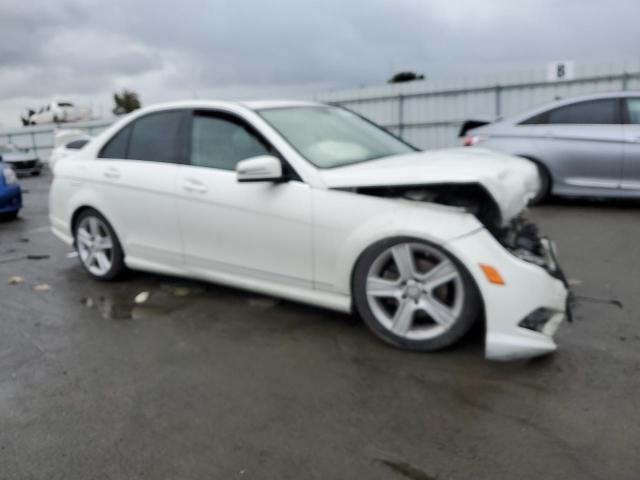 WDDGF5EB1BR144617 - 2011 MERCEDES-BENZ C 300 WHITE photo 4