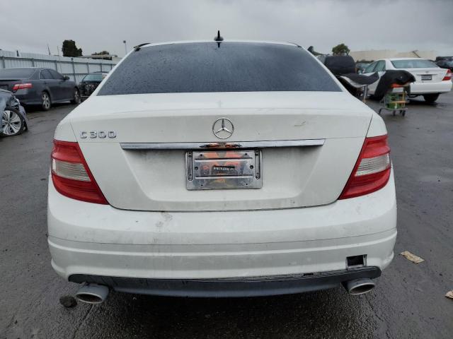 WDDGF5EB1BR144617 - 2011 MERCEDES-BENZ C 300 WHITE photo 6