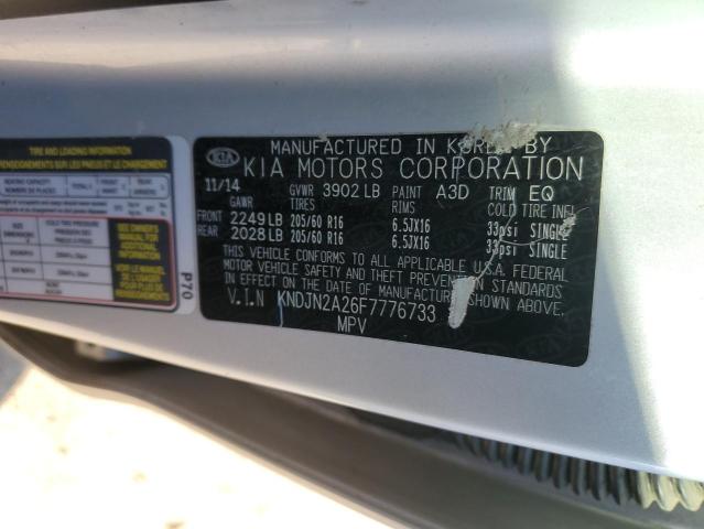 KNDJN2A26F7776733 - 2015 KIA SOUL SILVER photo 12