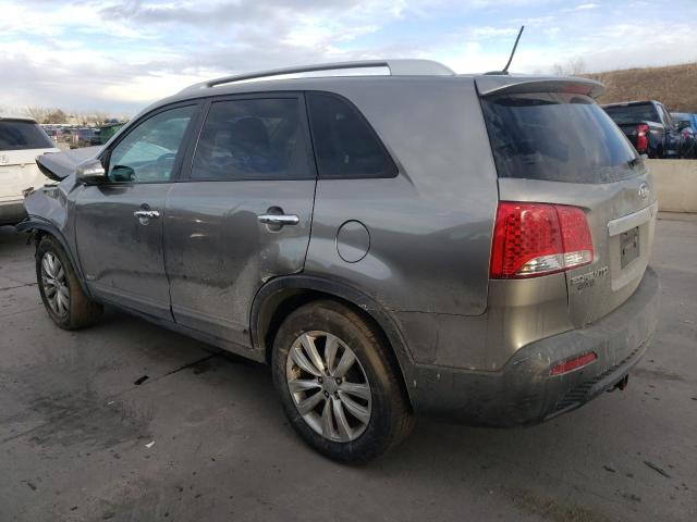 5XYKUDA27BG031585 - 2011 KIA SORENTO EX GRAY photo 2