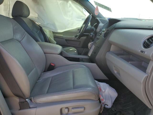 5FNYF3H29CB014669 - 2012 HONDA PILOT LX GRAY photo 7