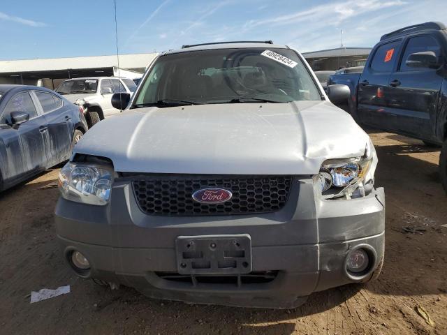 1FMYU93175KD62589 - 2005 FORD ESCAPE XLT SILVER photo 5