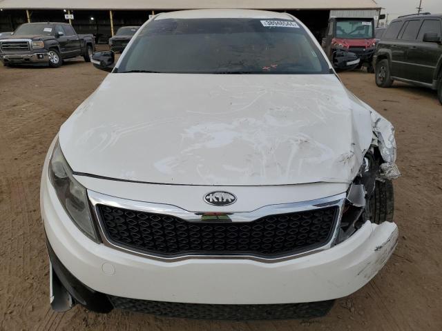 KNAGM4A70D5358548 - 2013 KIA OPTIMA LX WHITE photo 5