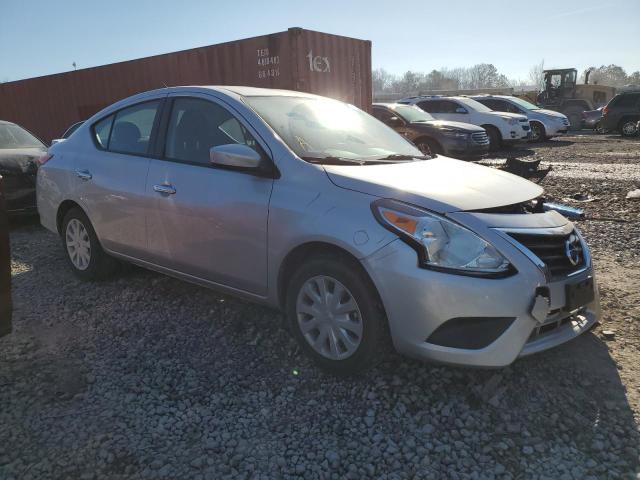 3N1CN7AP0JK440820 - 2018 NISSAN VERSA S SILVER photo 4