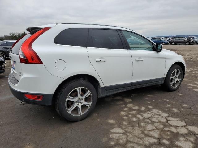 YV4902DZXD2439516 - 2013 VOLVO XC60 T6 WHITE photo 3