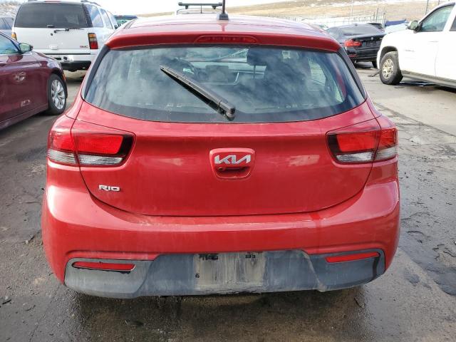 3KPA25AD8NE480400 - 2022 KIA RIO S RED photo 6