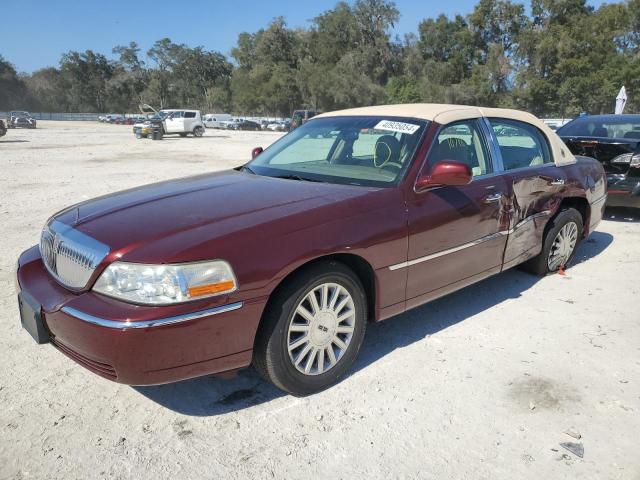 1LNHM81W13Y644469 - 2003 LINCOLN TOWN CAR EXECUTIVE MAROON photo 1