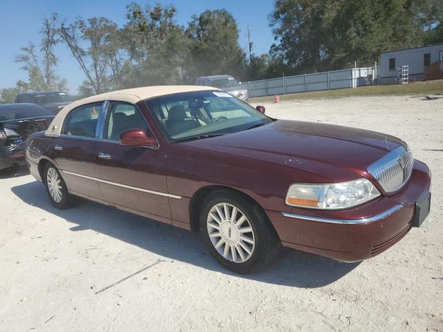 1LNHM81W13Y644469 - 2003 LINCOLN TOWN CAR EXECUTIVE MAROON photo 4
