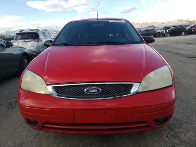 1FAFP37N36W210452 - 2006 FORD FOCUS ZX5 RED photo 5