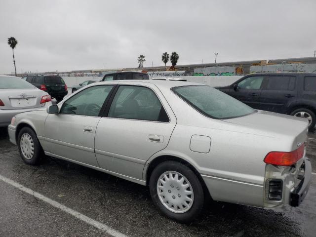 JT2BG22K0Y0531525 - 2000 TOYOTA CAMRY CE SILVER photo 2