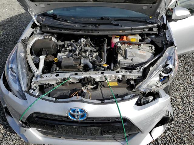 JTDKDTB36F1582369 - 2015 TOYOTA PRIUS C SILVER photo 11