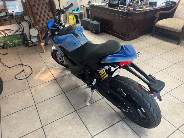 538SMMZ49MCA15878 - 2021 ZERO MOTORCYCLES INC S BLUE photo 3