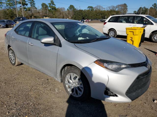 5YFBURHE8HP631503 - 2017 TOYOTA COROLLA L SILVER photo 4