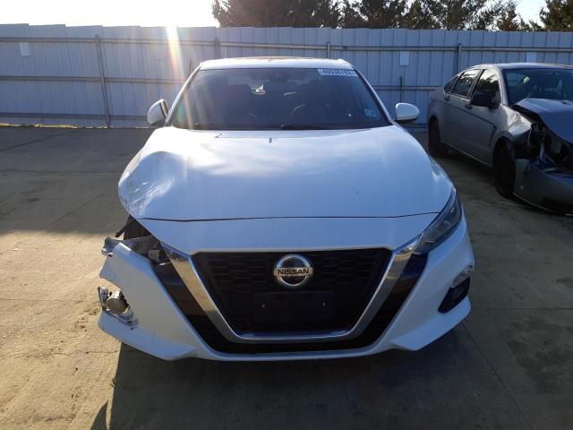 1N4BL4DW6KC135187 - 2019 NISSAN ALTIMA SV WHITE photo 5