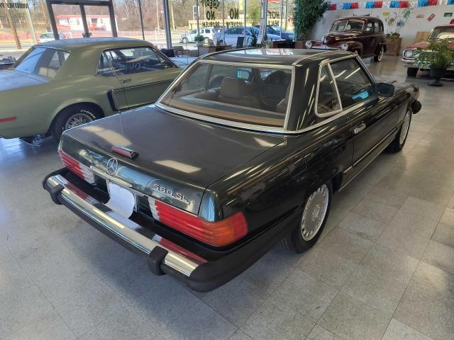 WDBBA48D3JA082708 - 1988 MERCEDES-BENZ 560 SL GREEN photo 4