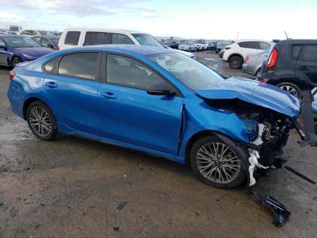 3KPF54ADXPE663694 - 2023 KIA FORTE GT LINE BLUE photo 4