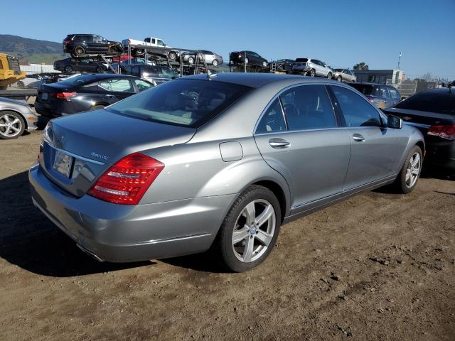 WDDNG8GB9BA395032 - 2011 MERCEDES-BENZ S 550 4MATIC SILVER photo 3