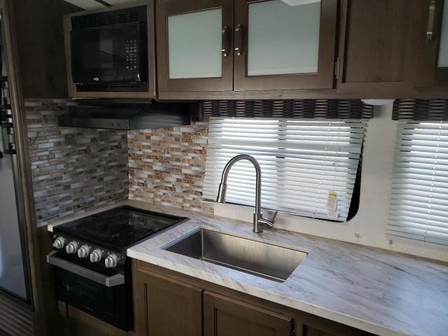 4YDT2522XLD410981 - 2020 KEYSTONE PASSPORT WHITE photo 9