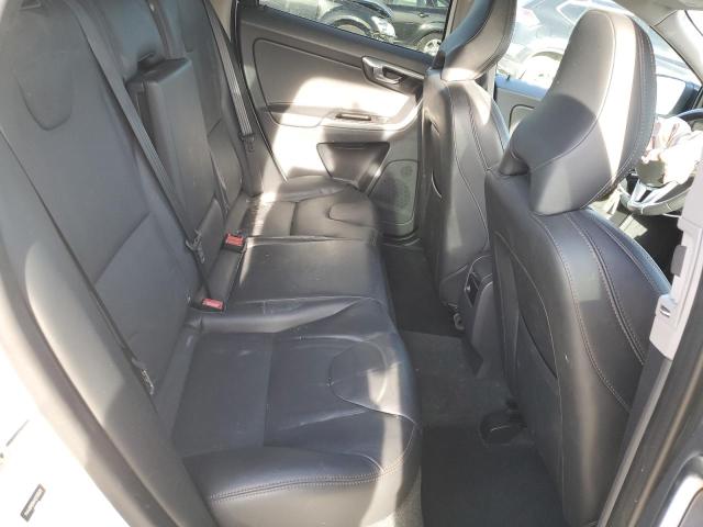 YV440MDR4H2225522 - 2017 VOLVO XC60 T5 DYNAMIC თეთრი ფოტო 10