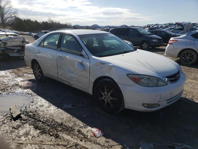 JTDBE32K940245749 - 2004 TOYOTA CAMRY LE WHITE photo 4