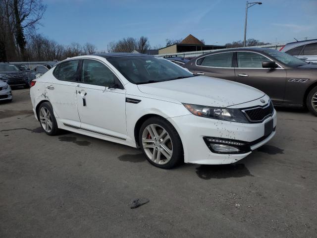 5XXGR4A65DG207230 - 2013 KIA OPTIMA SX WHITE photo 4