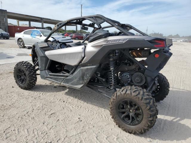 3JBVDAW45JK001149 - 2018 CAN-AM MAVERICK X DS TURBO R GRAY photo 2