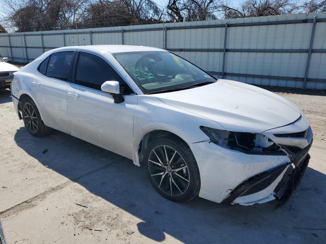 4T1G11AK6PU772647 - 2023 TOYOTA CAMRY SE NIGHT SHADE WHITE photo 4