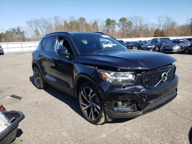 YV4162UM6M2513725 - 2021 VOLVO XC40 T5 R-DESIGN BLACK photo 4