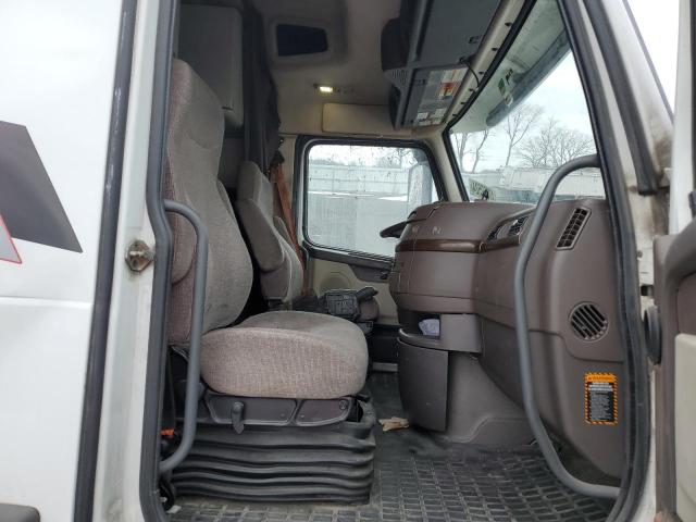 4V4NC9EH9FN920600 - 2015 VOLVO VN VNL WHITE photo 5