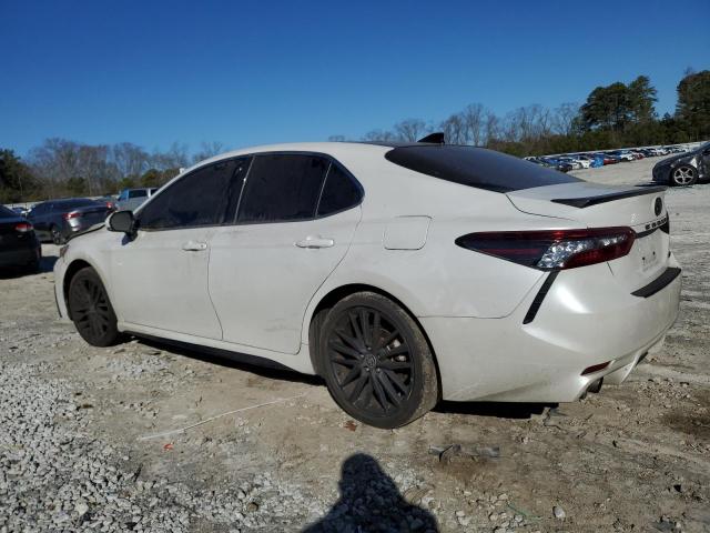 4T1K61AK4MU531290 - 2021 TOYOTA CAMRY XSE WHITE photo 2