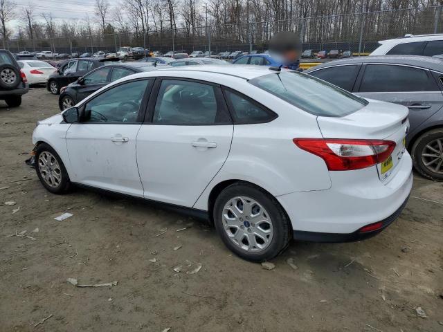 1FAHP3F27CL430626 - 2012 FORD FOCUS SE WHITE photo 2