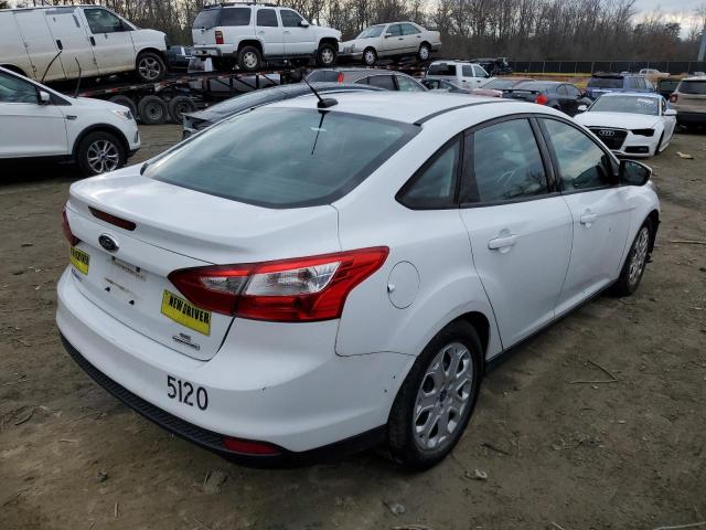 1FAHP3F27CL430626 - 2012 FORD FOCUS SE WHITE photo 3