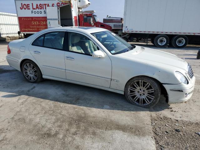 WDBUF87X07B119259 - 2007 MERCEDES-BENZ E 350 4MATIC WHITE photo 4