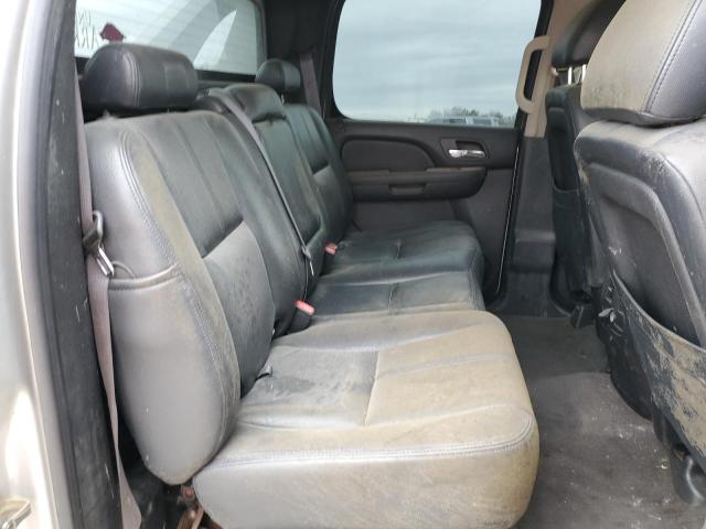 3GNTKEE35BG264568 - 2011 CHEVROLET AVALANCHE LS SILVER photo 10