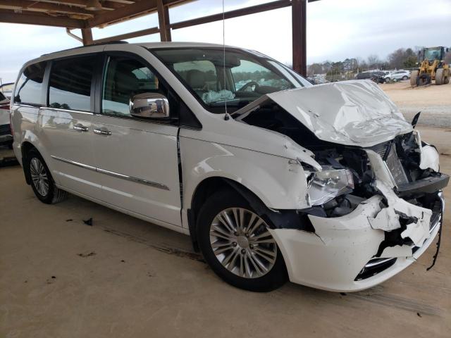 2C4RC1CG2DR663708 - 2013 CHRYSLER TOWN & COU TOURING L WHITE photo 4