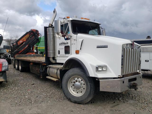 1NKDLU0X14J069940 - 2004 KENWORTH CONSTRUCTI T800 WHITE photo 1