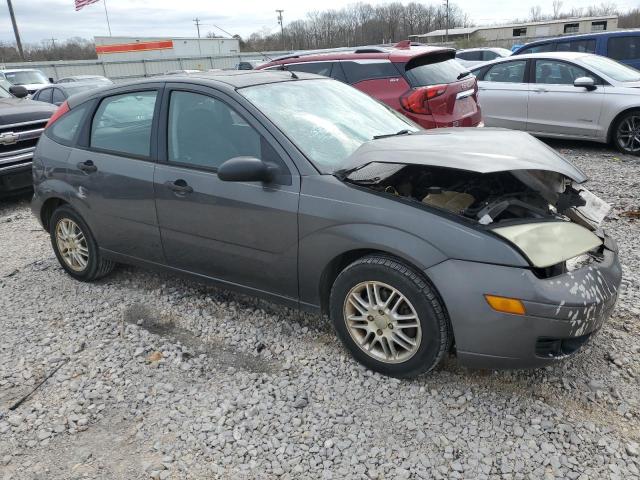 3FAFP37N15R109332 - 2005 FORD FOCUS ZX5 GRAY photo 4