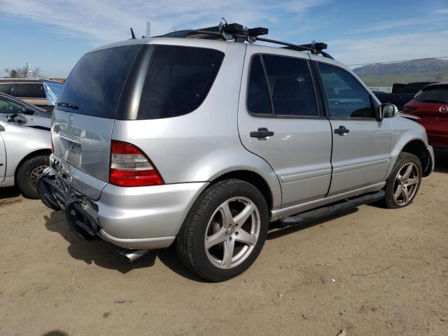 4JGAB54E32A332864 - 2002 MERCEDES-BENZ ML 320 SILVER photo 3