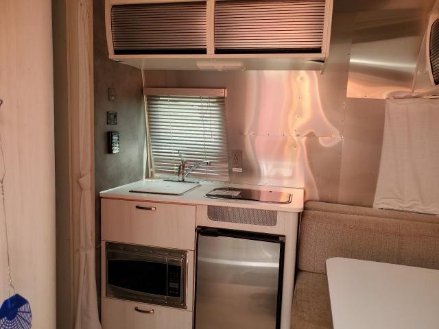 1STHMAC10NJ559858 - 2022 AIRS TRAVEL TRA 银色 照片 9