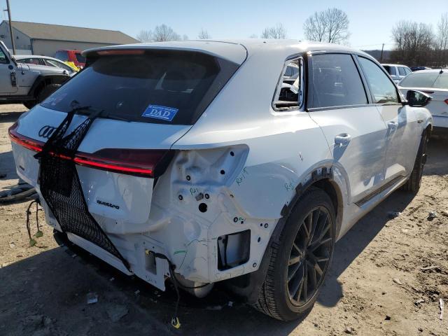 WA1VABGE3NB033581 - 2022 AUDI E-TRON CHRONOS WHITE photo 3