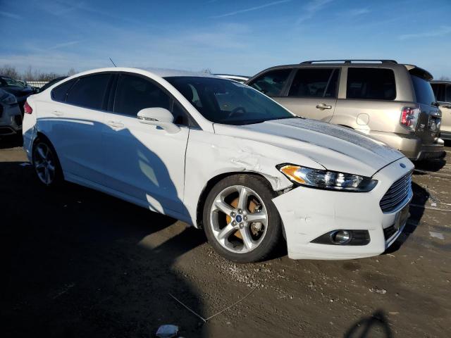 3FA6P0HD6GR120141 - 2016 FORD FUSION SE WHITE photo 4