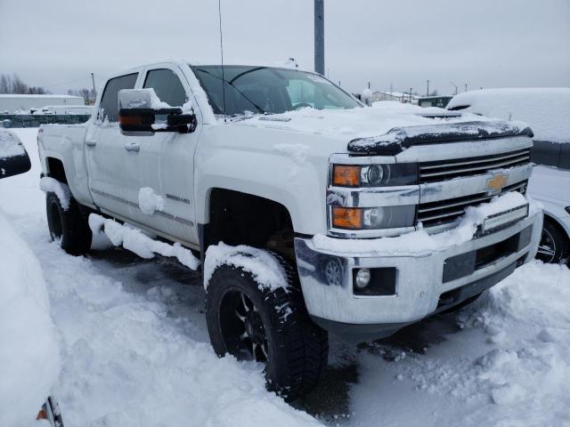 1GC1KWEY4JF233362 - 2018 CHEVROLET SILVERADO K2500 HEAVY DUTY LTZ WHITE photo 4