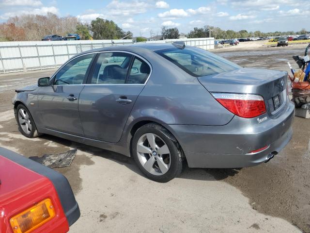 WBANV13598CZ53723 - 2008 BMW 528 XI GRAY photo 2