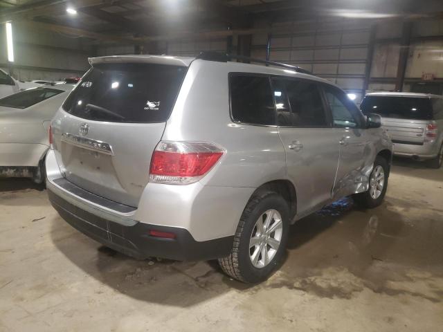 5TDBK3EH9BS092437 - 2011 TOYOTA HIGHLANDER BASE Күміс фото 3