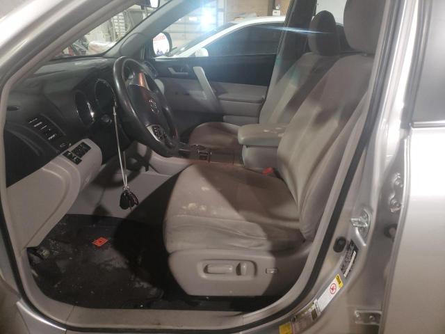 5TDBK3EH9BS092437 - 2011 TOYOTA HIGHLANDER BASE Күміс фото 7