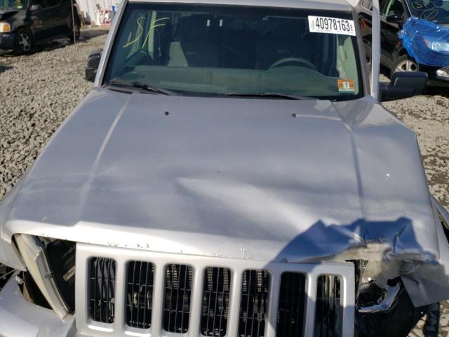 1J8HG48K76C273898 - 2006 JEEP COMMANDER 银色 照片 12