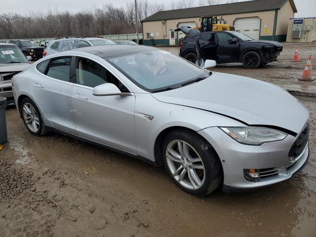 5YJSA1S18EFP31947 - 2014 TESLA MODEL S 灰色 照片 4