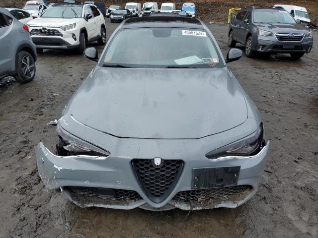 ZARFAEDN1H7540878 - 2017 ALFA ROMEO GIULIA Q4 WHITE photo 5