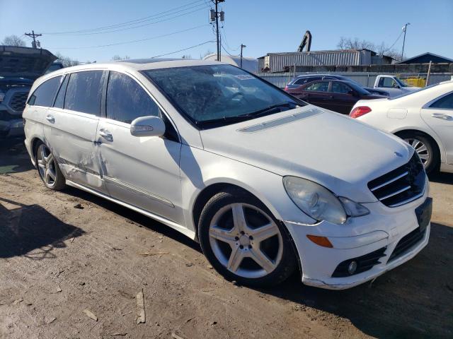 4JGCB6FEXAA104726 - 2010 MERCEDES-BENZ R 350 4MATIC WHITE photo 4