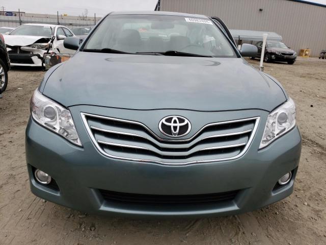 4T1BK3EK3AU601276 - 2010 TOYOTA CAMRY SE BLUE photo 5